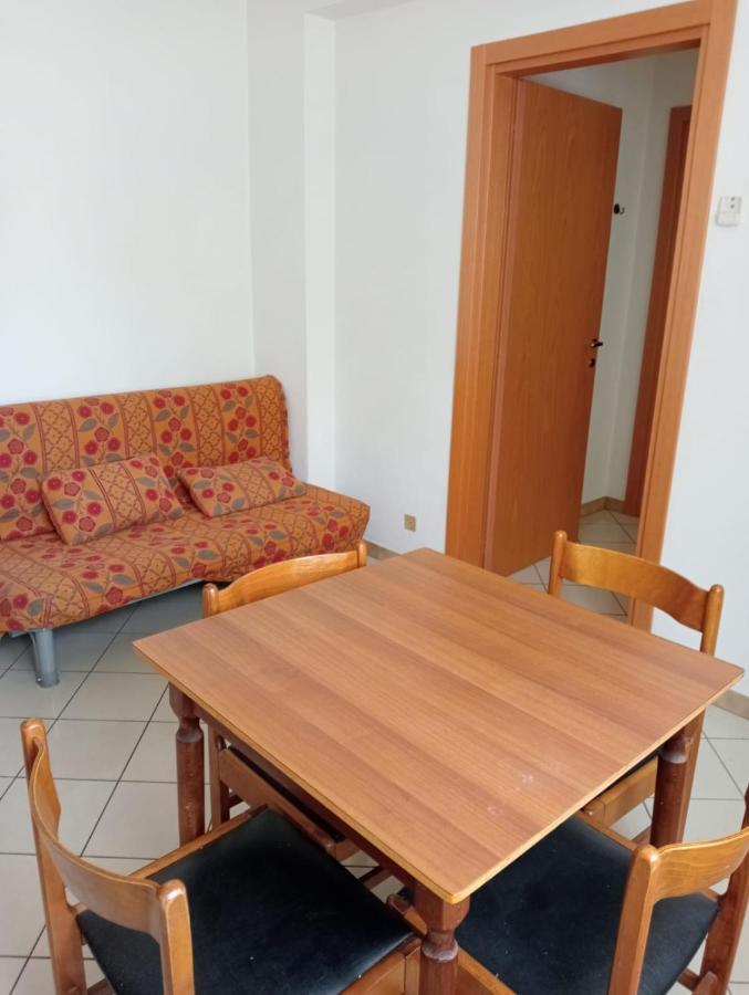 Appartamenti Carlotta Rimini Esterno foto