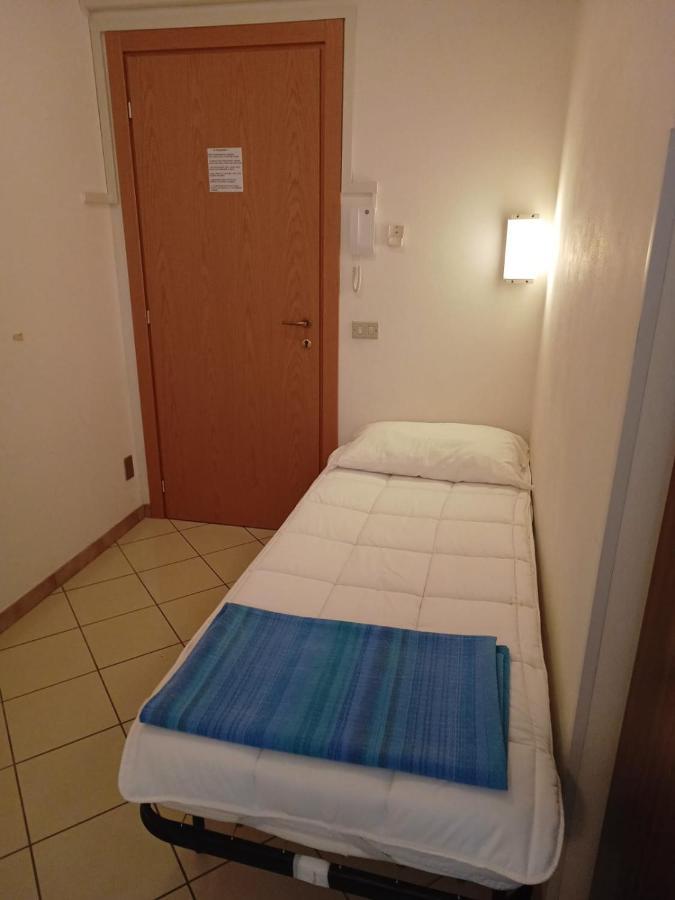 Appartamenti Carlotta Rimini Esterno foto