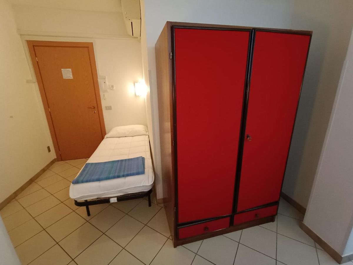 Appartamenti Carlotta Rimini Esterno foto